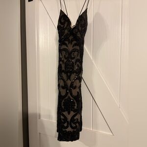 Windsor Elegant Black Sequin Backless Dress